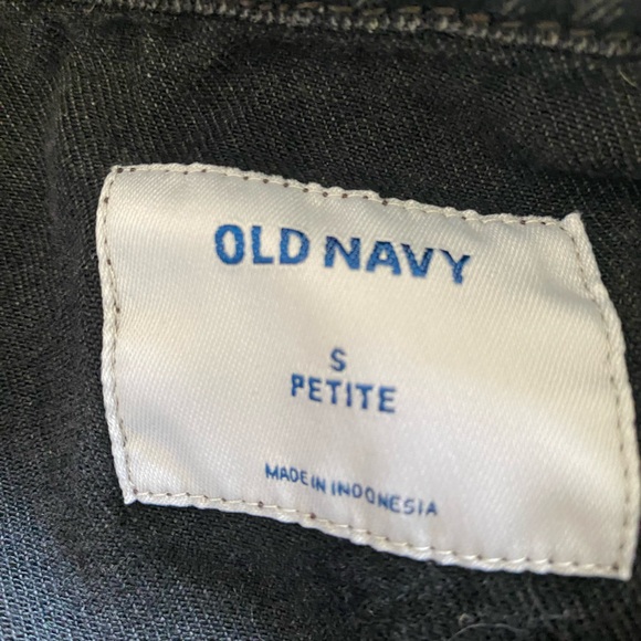 Old Navy • Women’s Jean Jacket - Picture 3 of 9